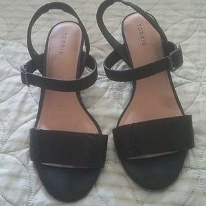 Torrid whipstitch wedges 11w